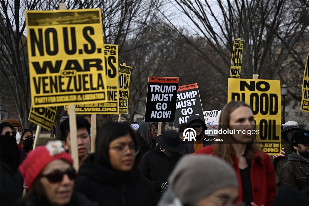 Washington'da ABD'nin Venezuela'ya düzenlediği saldırı protesto edildi