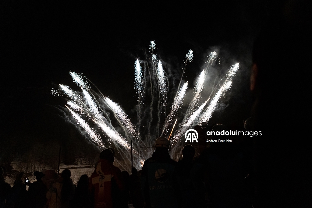 Alagna Valsesia’da Monte Rosa yamaçlarında meşaleli geçit düzenlendi