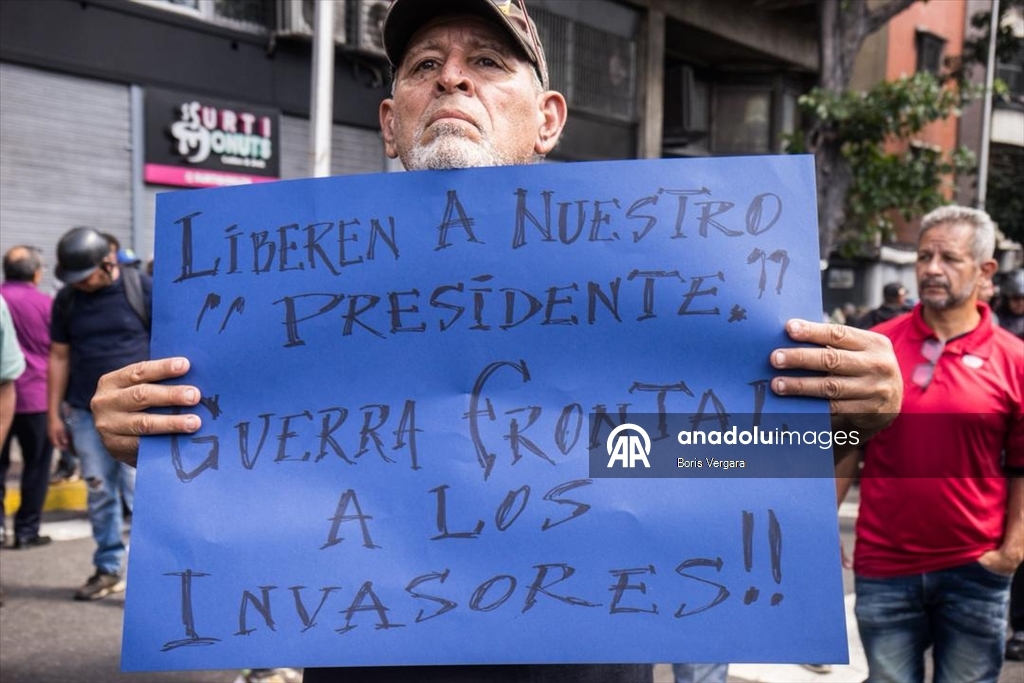 Karakas'ta Başkan Maduro'ya destek gösterisi düzenlendi