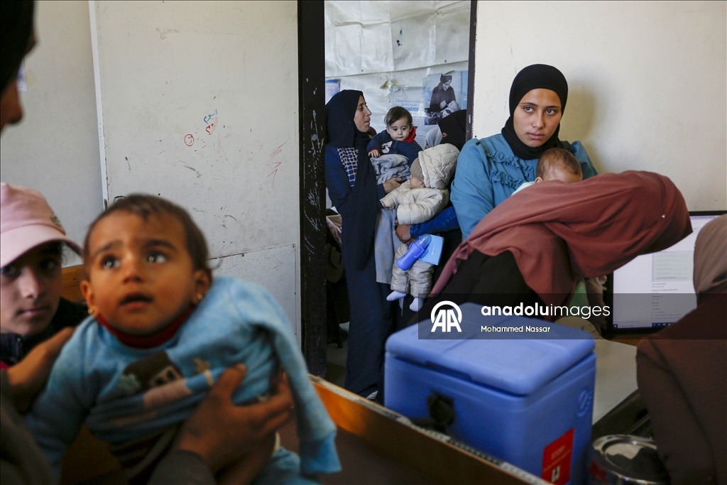 Gazze’de UNRWA kliniği, ilaç ve malzeme eksikliğine rağmen hizmet vermeyi sürdürüyor