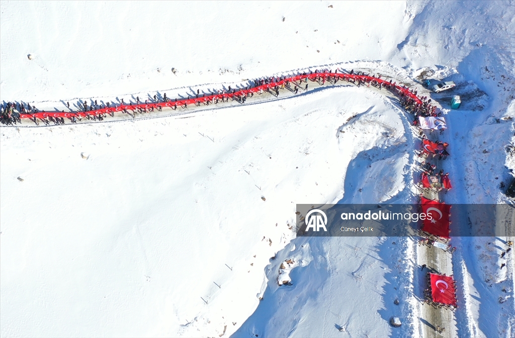 Türkiye, Sarıkamış şehitlerini anmak için Allahuekber Dağları'nda bir araya geldi