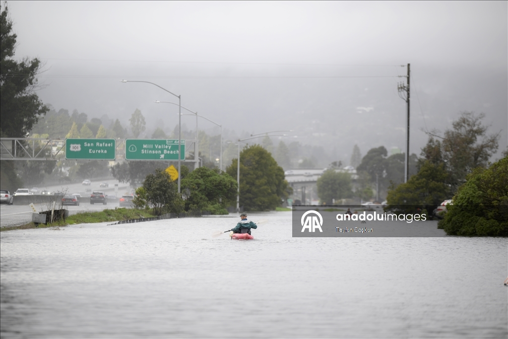 Marin County’de yüksek gelgit ve yağış seli yolları kapladı
