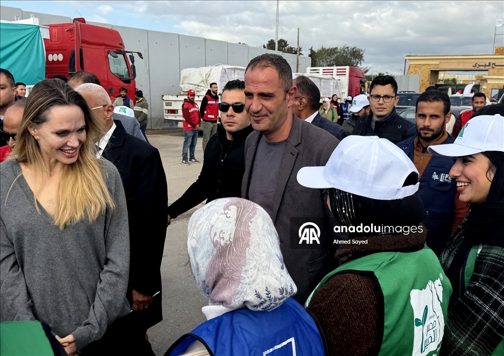 Анджелина Джоли заявила о необходимости доставки больше гуманитарной помощи в Газу