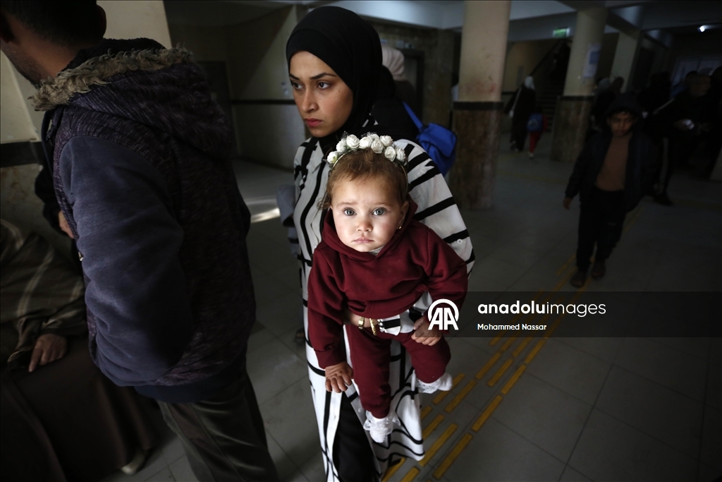 Gazze’de UNRWA kliniği, ilaç ve malzeme eksikliğine rağmen hizmet vermeyi sürdürüyor