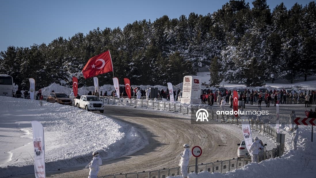 Türkiye, Sarıkamış şehitlerini anmak için Allahuekber Dağları'nda bir araya geldi