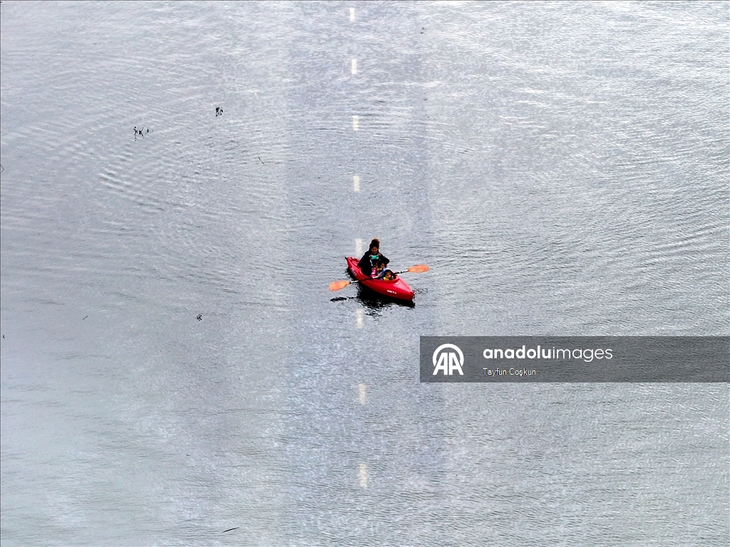 Marin County’de yüksek gelgit ve yağış seli yolları kapladı