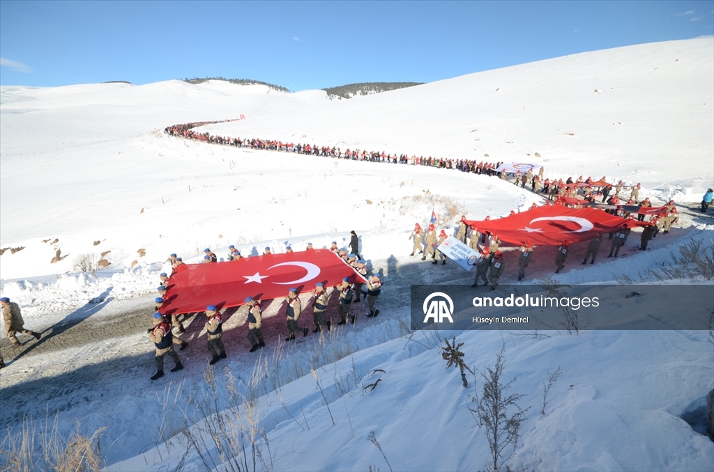 Türkiye, Sarıkamış şehitlerini anmak için Allahuekber Dağları'nda bir araya geldi