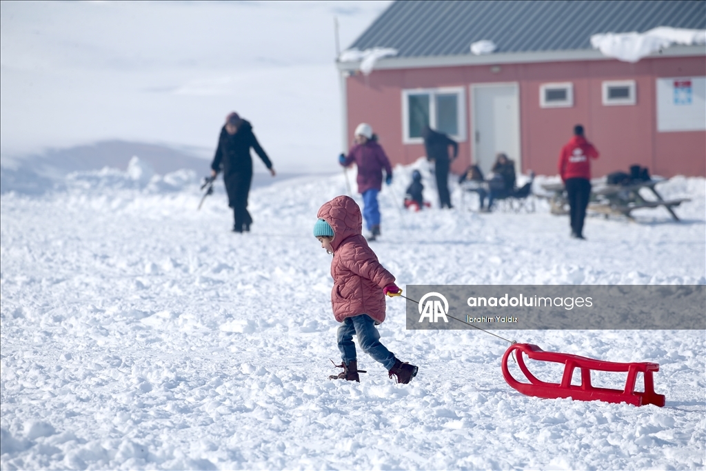 В турецком Муше начался горнолыжный сезон