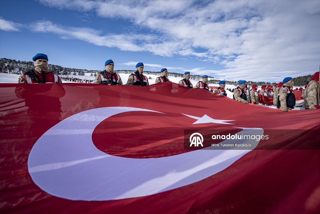 Türkiye, Sarıkamış şehitlerini anmak için Allahuekber Dağları'nda bir araya geldi