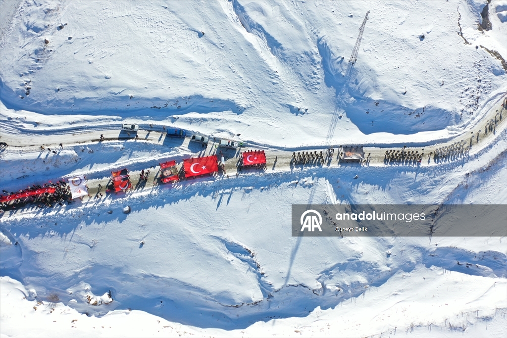 Türkiye, Sarıkamış şehitlerini anmak için Allahuekber Dağları'nda bir araya geldi