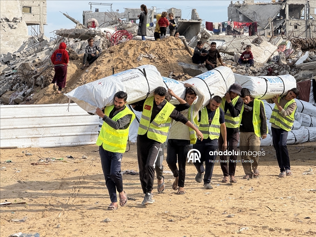 جمعية "خيرات" التركية تقيم مخيما لإيواء 300 نازح في غزة