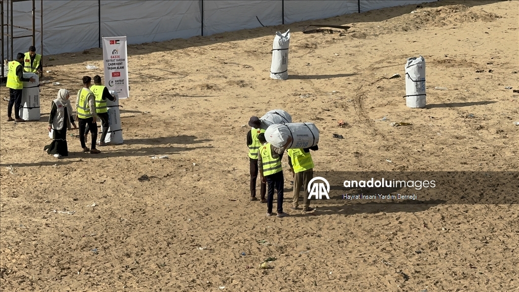 جمعية "خيرات" التركية تقيم مخيما لإيواء 300 نازح في غزة