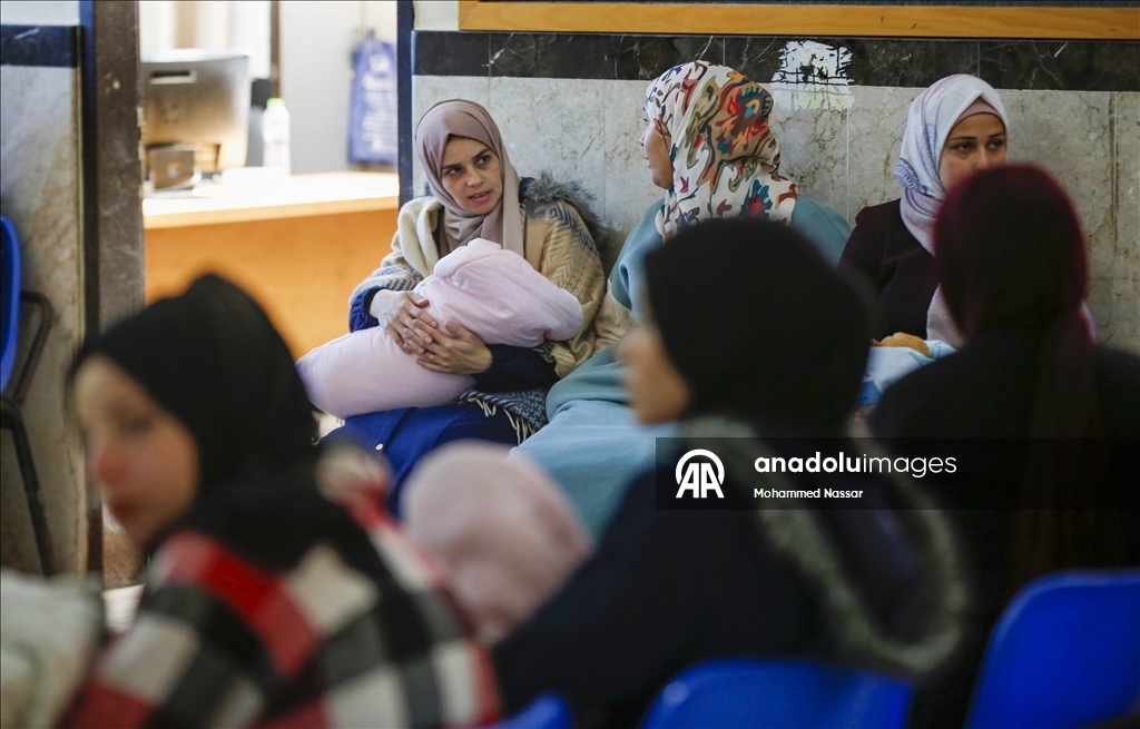 Gazze’de UNRWA kliniği, ilaç ve malzeme eksikliğine rağmen hizmet vermeyi sürdürüyor