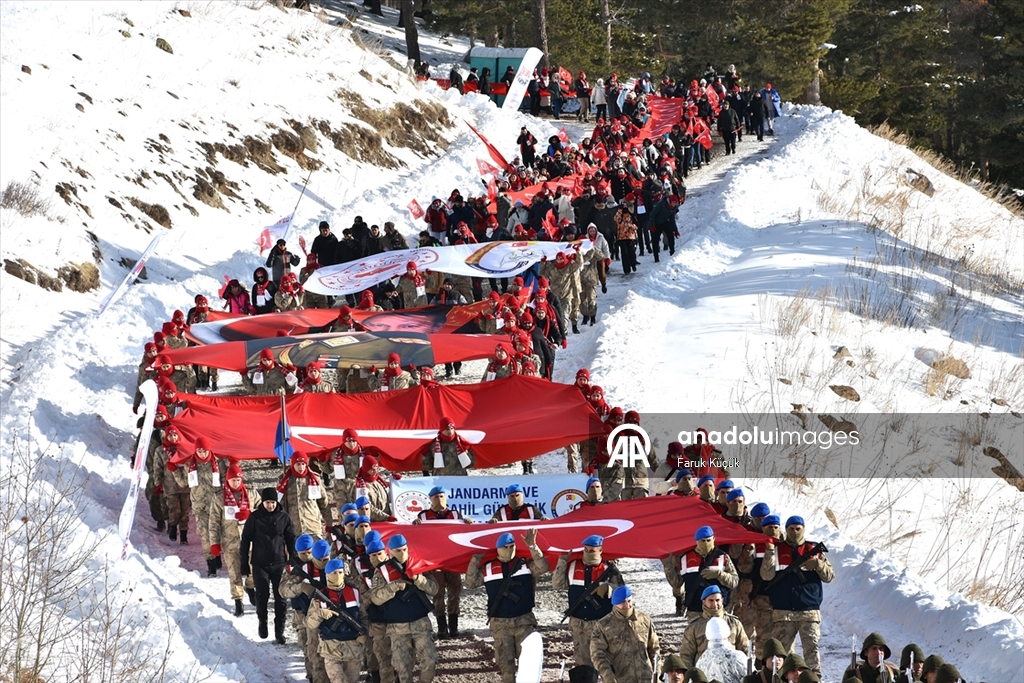 Türkiye, Sarıkamış şehitlerini anmak için Allahuekber Dağları'nda bir araya geldi