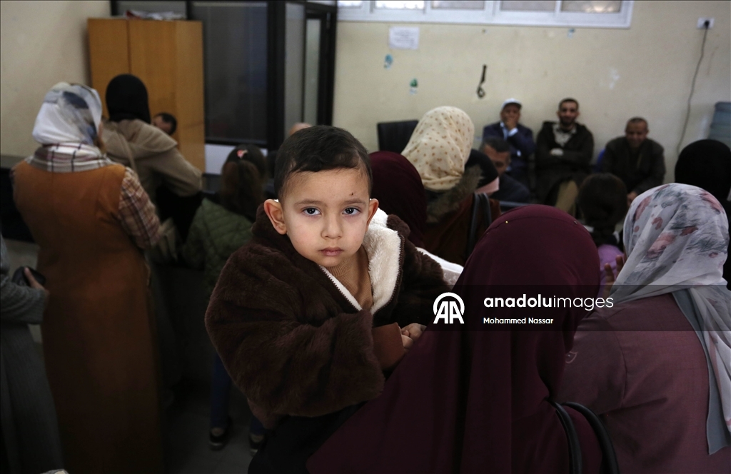 Gazze’de UNRWA kliniği, ilaç ve malzeme eksikliğine rağmen hizmet vermeyi sürdürüyor