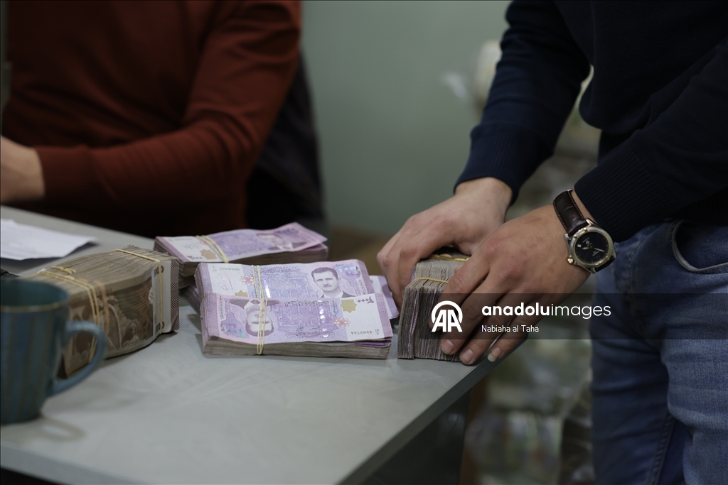 سوريا.. المصرف المركزي يعلن انطلاق عملية استبدال العملة