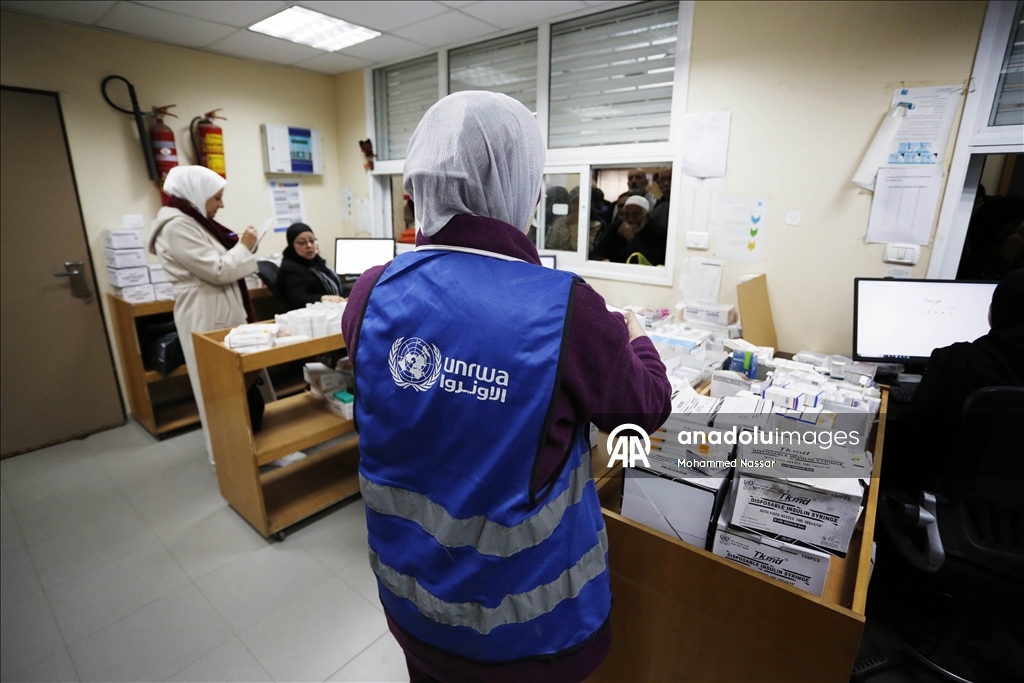 Gazze’de UNRWA kliniği, ilaç ve malzeme eksikliğine rağmen hizmet vermeyi sürdürüyor