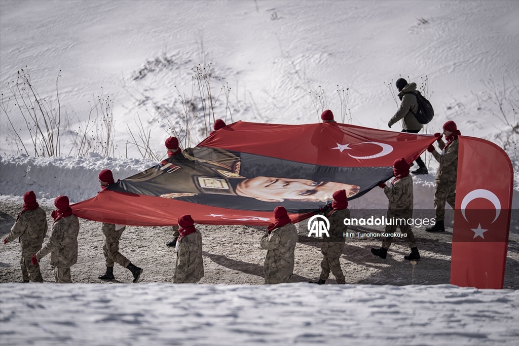 Türkiye, Sarıkamış şehitlerini anmak için Allahuekber Dağları'nda bir araya geldi
