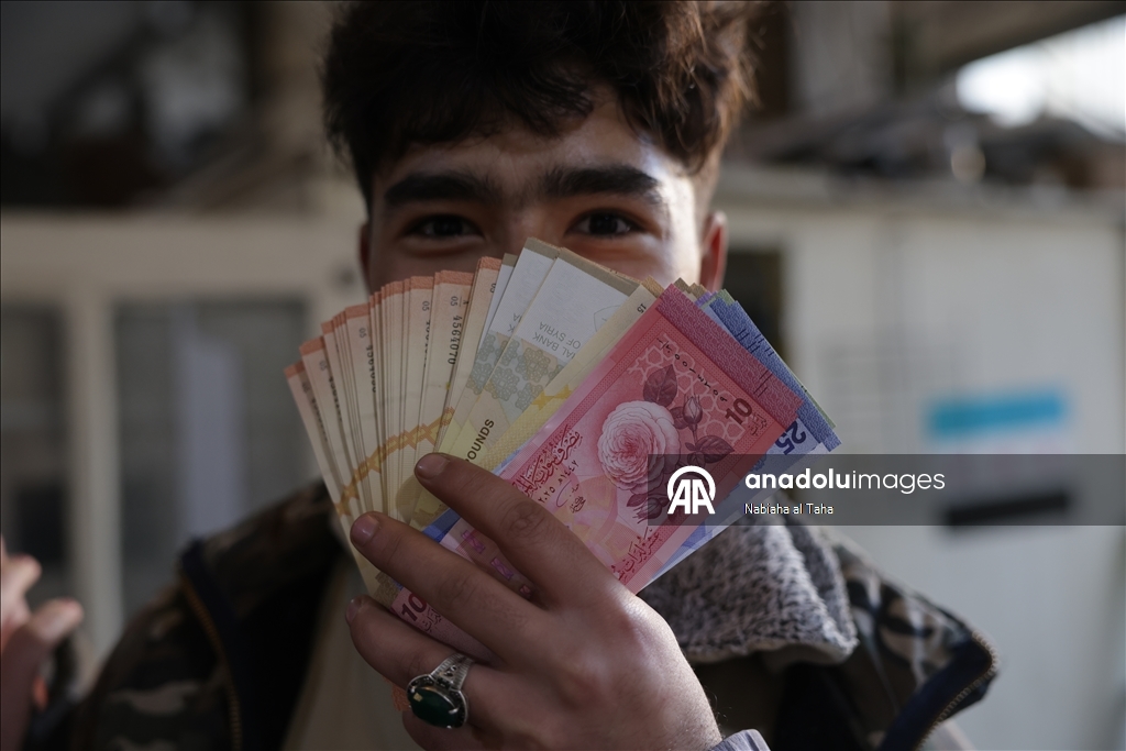 سوريا.. المصرف المركزي يعلن انطلاق عملية استبدال العملة