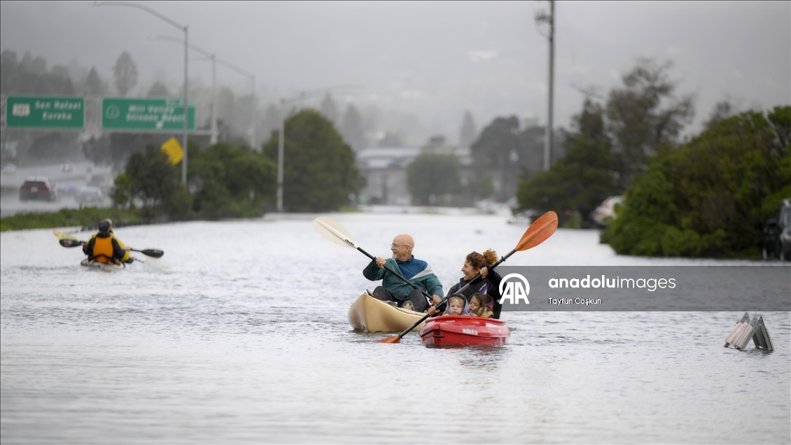 Marin County’de yüksek gelgit ve yağış seli yolları kapladı