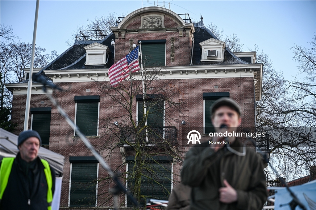 Hollanda’da ABD’nin Venezuela’ya askeri müdahalesi protesto edildi