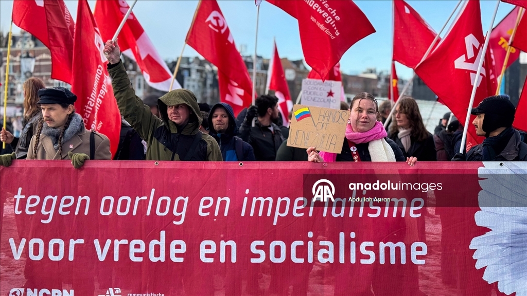 Hollanda’da ABD’nin Venezuela’ya askeri müdahalesi protesto edildi