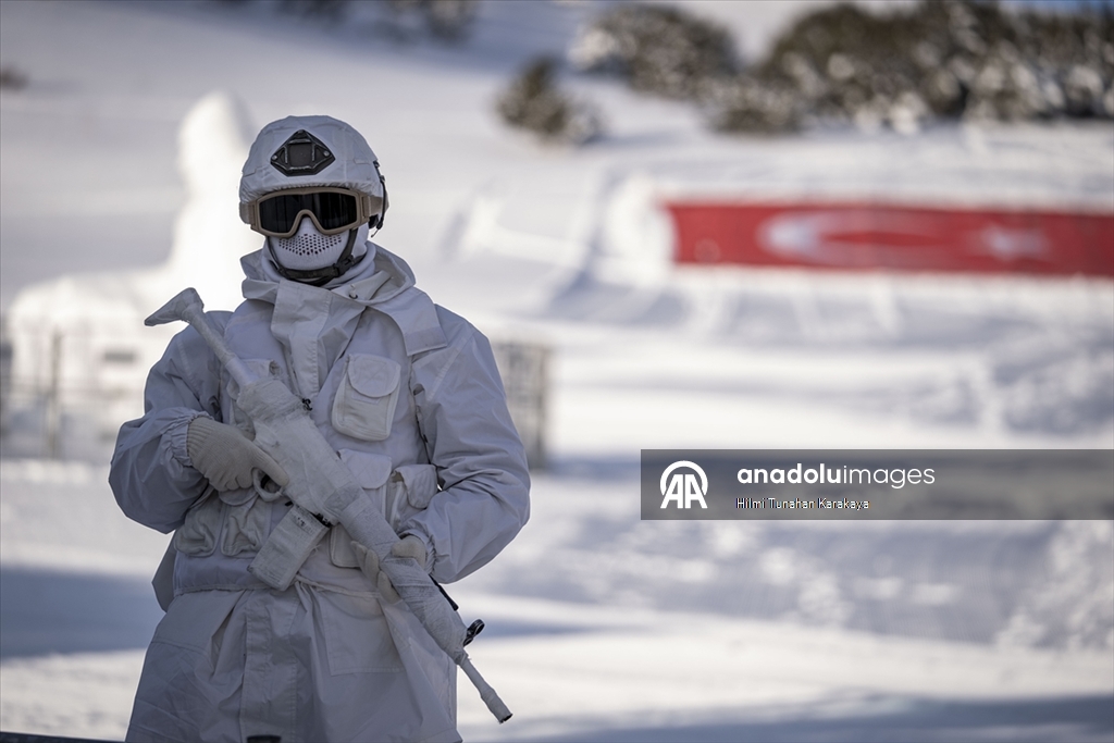 Türkiye, Sarıkamış şehitlerini anmak için Allahuekber Dağları'nda bir araya geldi