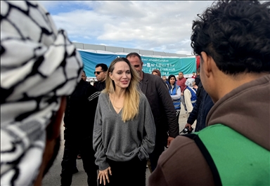 Анджелина Джоли заявила о необходимости доставки больше гуманитарной помощи в Газу