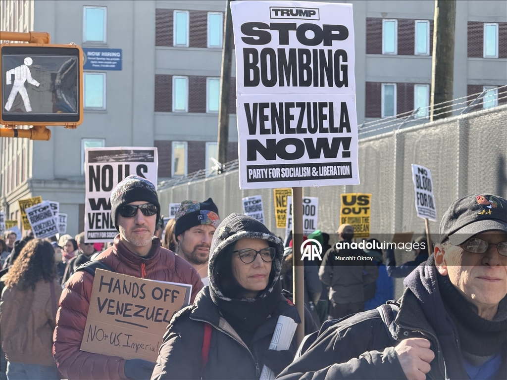 У следственного изолятора, куда доставлен Мадуро, прошла акция протеста