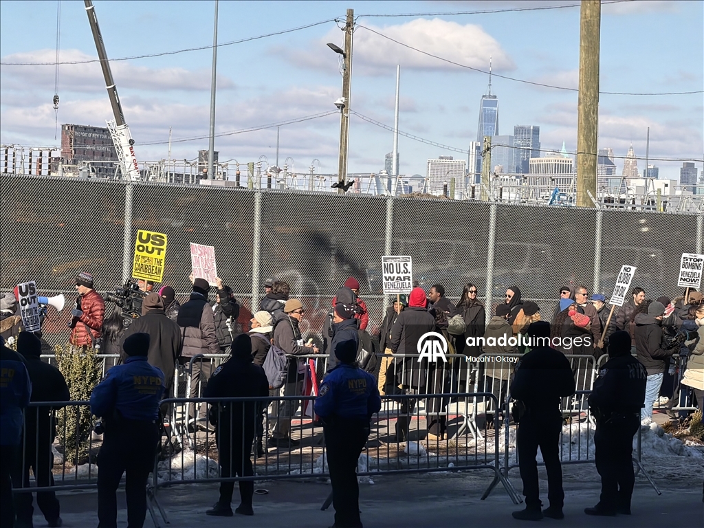 У следственного изолятора, куда доставлен Мадуро, прошла акция протеста