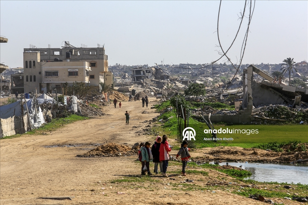 Han Yunus’ta yıkıntılar arasında yaşam mücadelesi