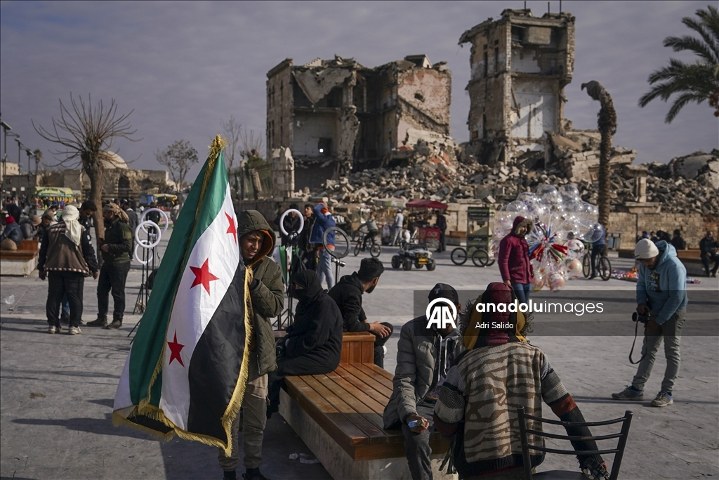 Traces of war in Aleppo and daily life