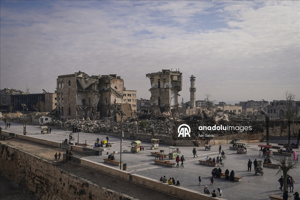 Traces of war in Aleppo and daily life