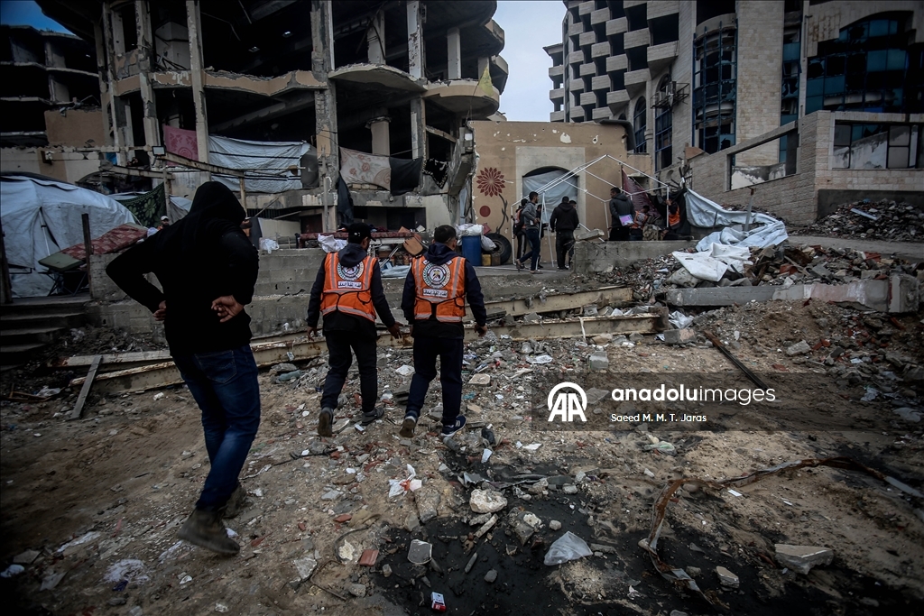 В Газе спасатели несут службу в палатках, установленных на побережье