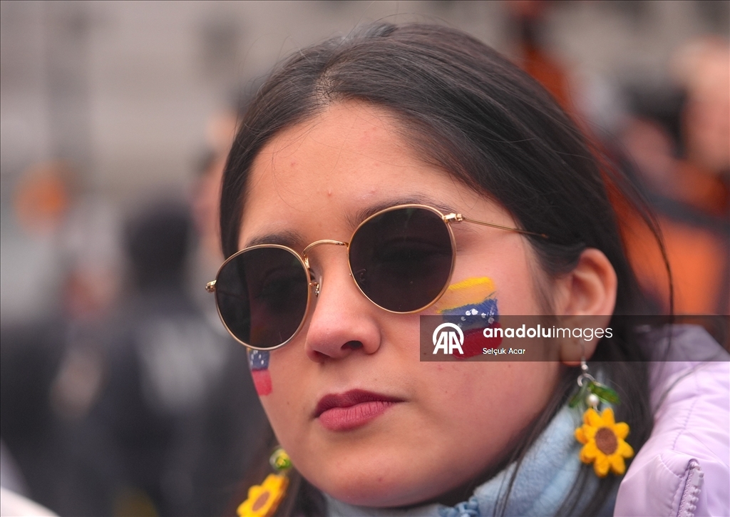 Maduro’nun hakim karşısına çıktığı federal mahkeme önünde gösteri