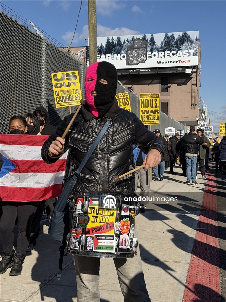 У следственного изолятора, куда доставлен Мадуро, прошла акция протеста