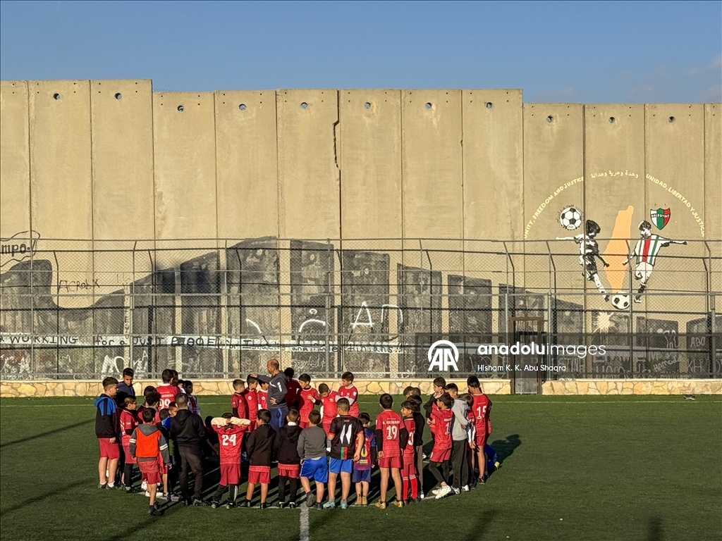 الضفة.. جريمة هدم إسرائيلية تهدد ملعب مخيم عايدة