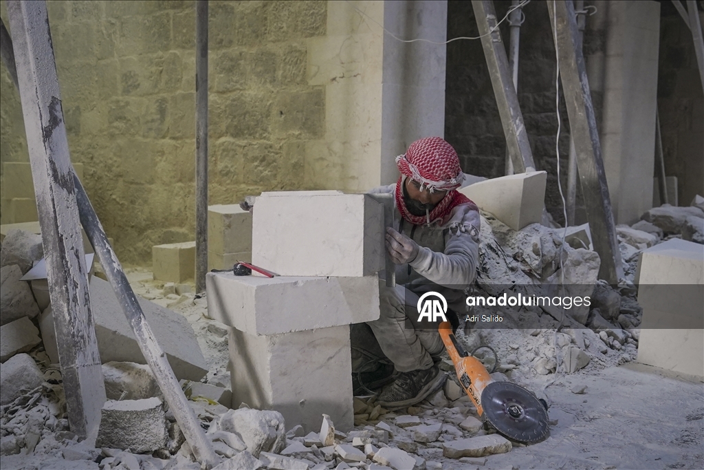 Traces of war in Aleppo and daily life