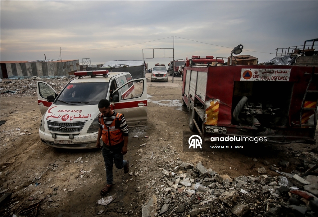 В Газе спасатели несут службу в палатках, установленных на побережье