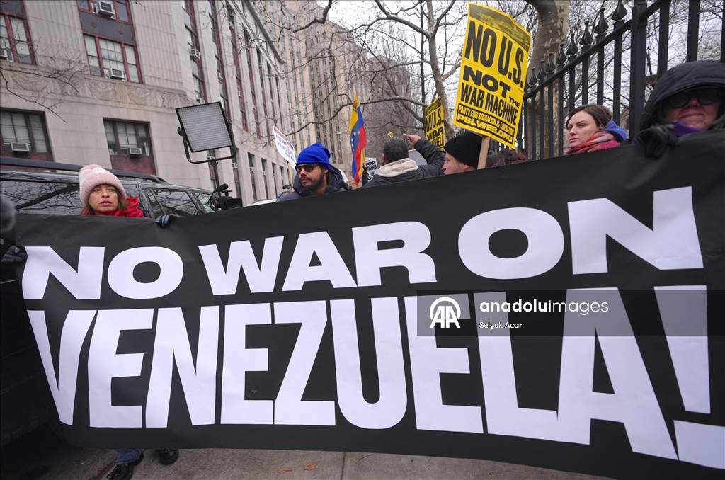 Maduro’nun hakim karşısına çıktığı federal mahkeme önünde gösteri