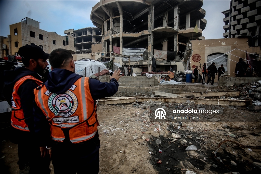 В Газе спасатели несут службу в палатках, установленных на побережье