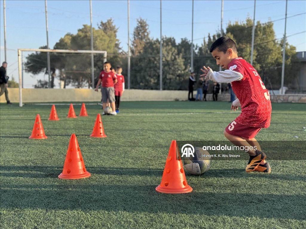 الضفة.. جريمة هدم إسرائيلية تهدد ملعب مخيم عايدة