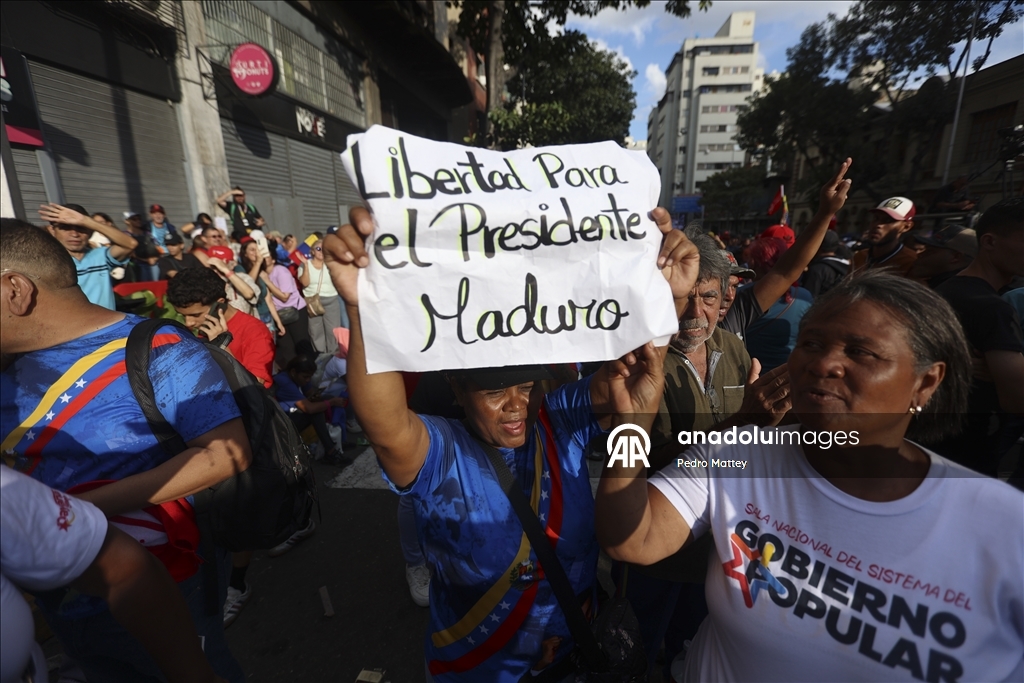 Жители Каракаса протестуют против захвата военными США президента Венесуэлы