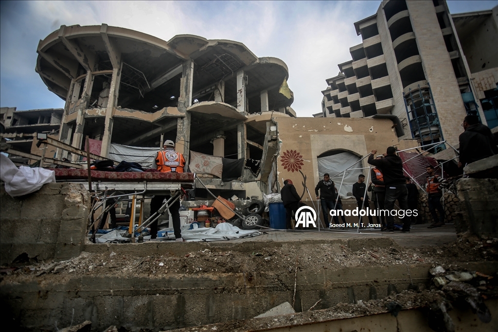 В Газе спасатели несут службу в палатках, установленных на побережье
