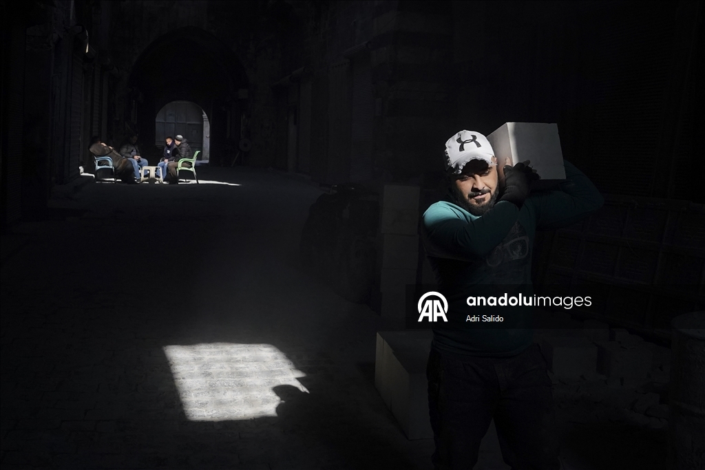 Traces of war in Aleppo and daily life