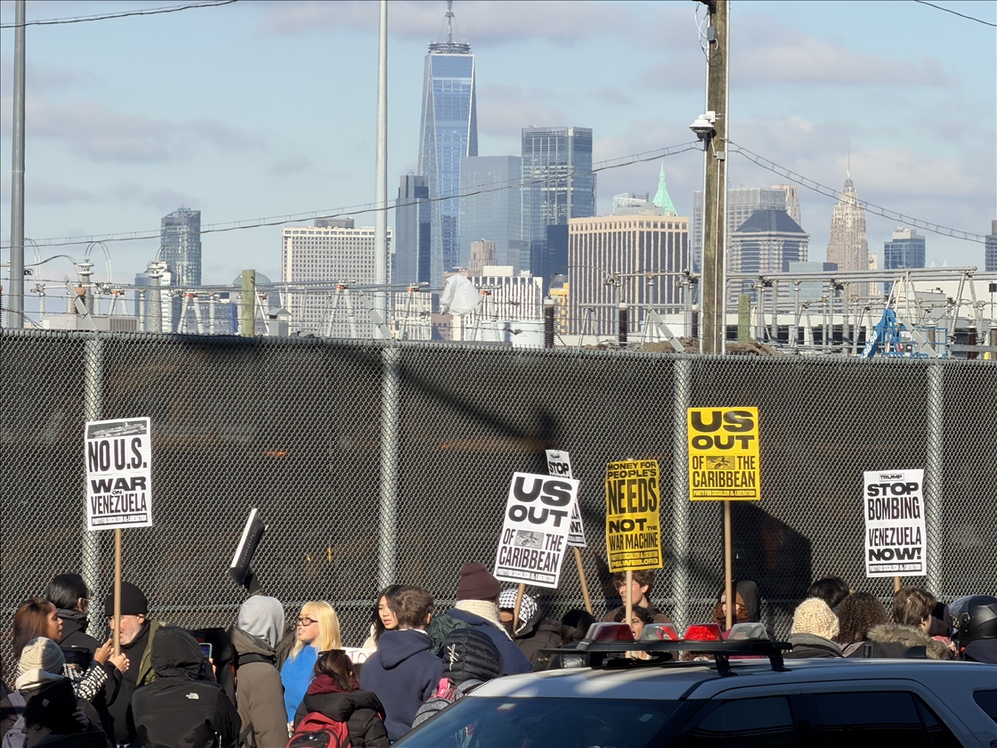 احتجاجات في نيويورك على احتجاز الولايات المتحدة الرئيس الفنزويلي