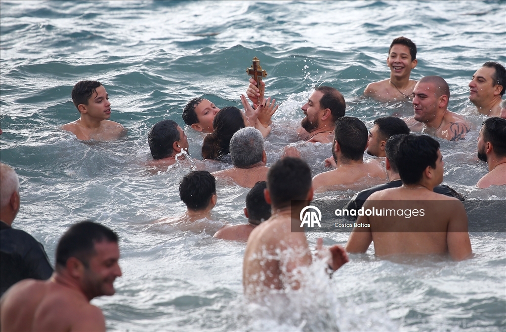 В греческом Пирее празднуют Богоявление