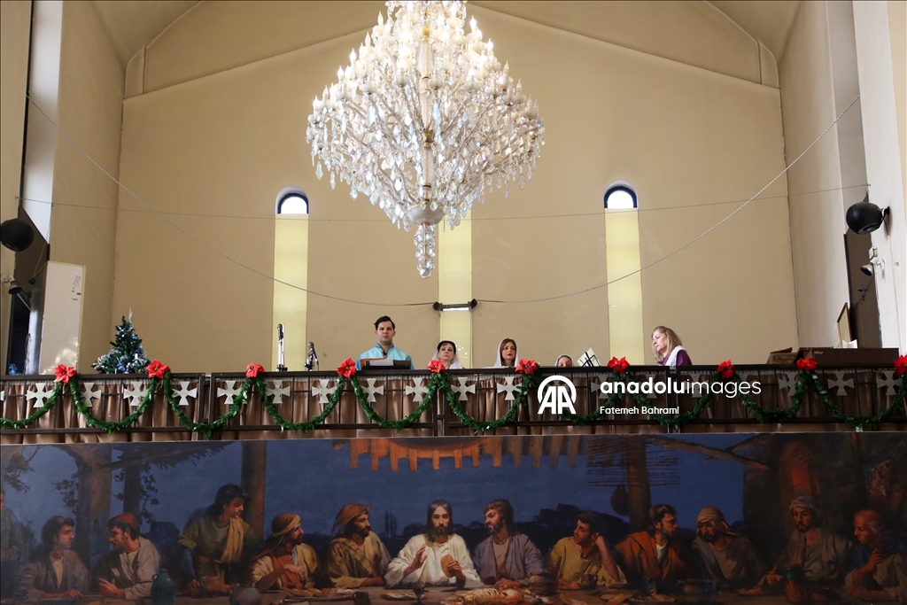 Православные христиане в Тегеране приняли участие в рождественском богослужении