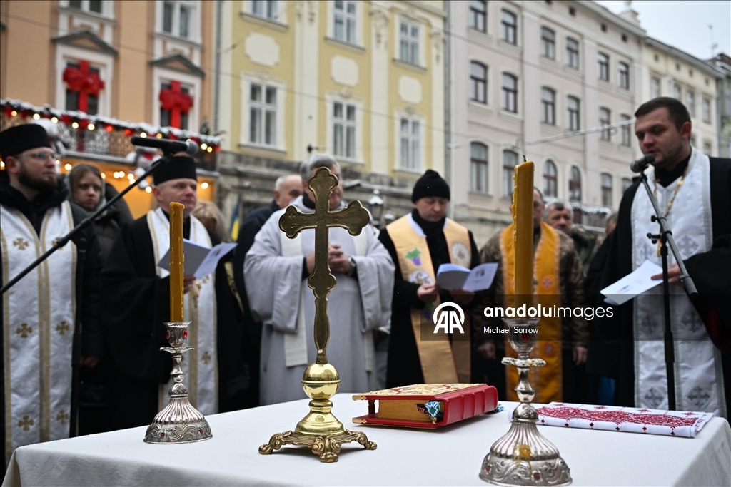 Во Львове прошло освящение воды на Богоявление