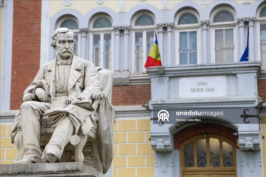 Romanya’nın kültür ve inanç merkezi Yaş, tarihi yapılarıyla öne çıkıyor